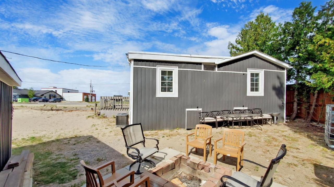 Main Beach River Retreat - Wasaga Beach 1 - Main Strip - 93 Mosley St Eksteriør billede