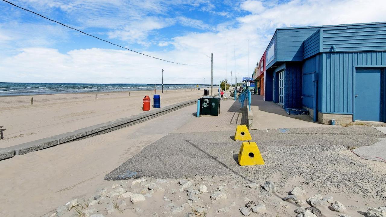 Main Beach River Retreat - Wasaga Beach 1 - Main Strip - 93 Mosley St Eksteriør billede