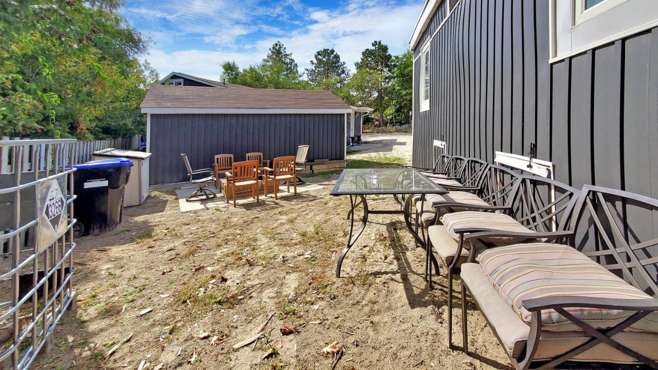 Main Beach River Retreat - Wasaga Beach 1 - Main Strip - 93 Mosley St Eksteriør billede
